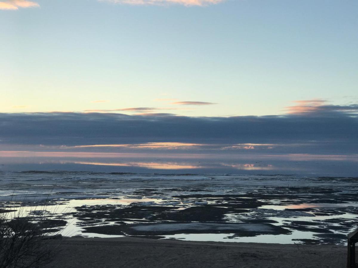 Les Pieds Dans L'eau Desbiens